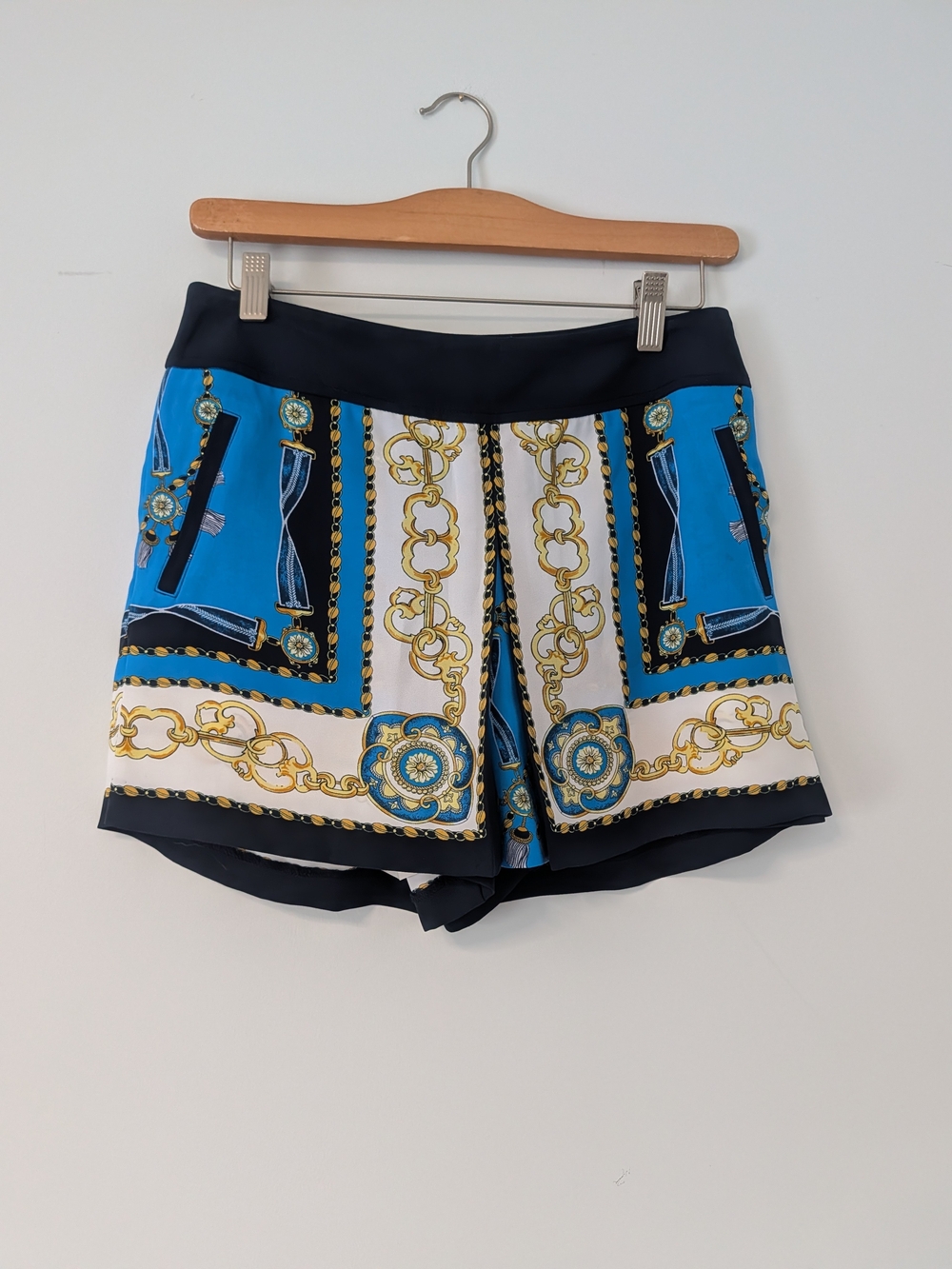 Cache Blue, White & Gold Chain-Print Women’s Shorts